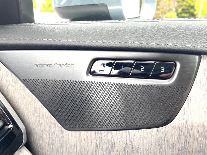 2024 Volvo XC90 5AA-LB420TXCM (UW-69fc015913531)[9]