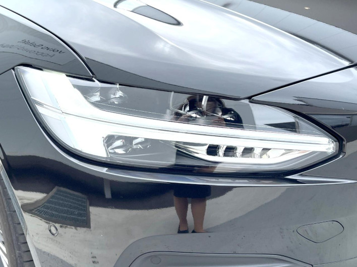 2024 Volvo V90 5AA-PB420TM (UW-69fc01599f914)[6]