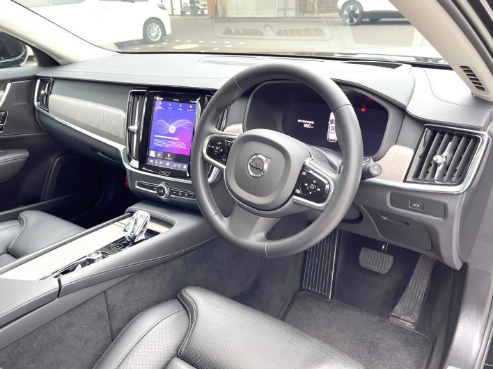 2024 Volvo V90 5AA-PB420TM (UW-69fc01599f914)[16]