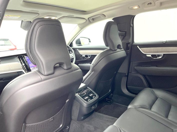 2024 Volvo V90 5AA-PB420TM (UW-69fc01599f914)[26]