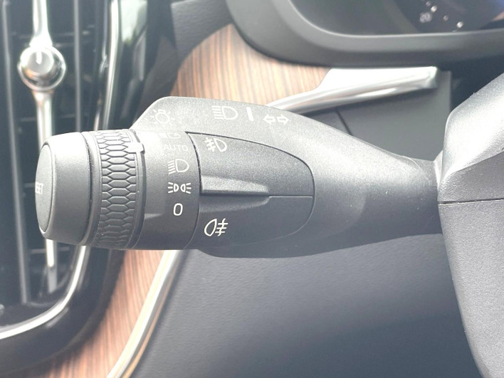 2021 Volvo XC60 5AA-UB420TXCM (UW-69fc015a08727)[28]