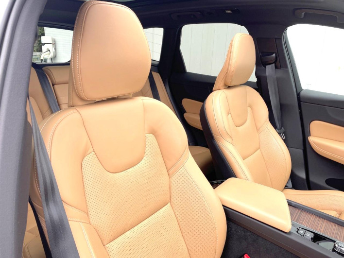 2021 Volvo XC60 5AA-UB420TXCM (UW-69fc015a08727)[8]