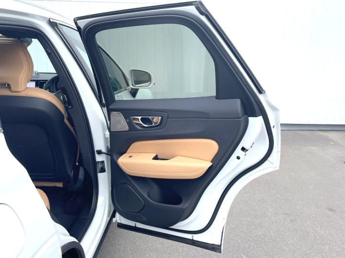 2021 Volvo XC60 5AA-UB420TXCM (UW-69fc015a08727)[20]