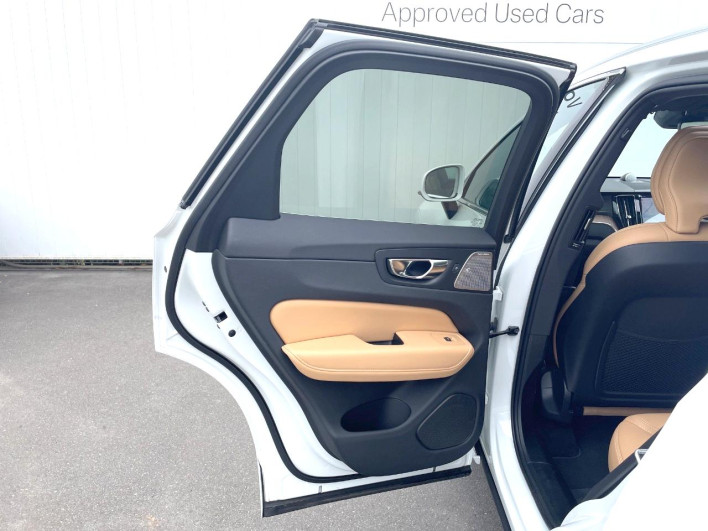 2021 Volvo XC60 5AA-UB420TXCM (UW-69fc015a08727)[21]