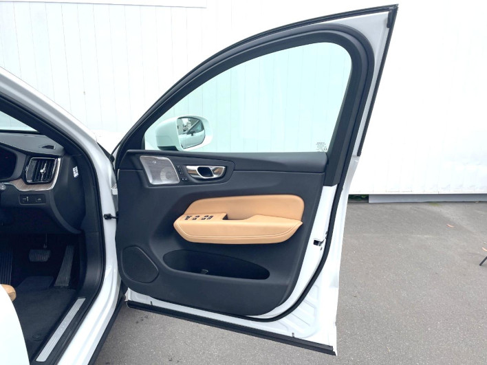 2021 Volvo XC60 5AA-UB420TXCM (UW-69fc015a08727)[19]