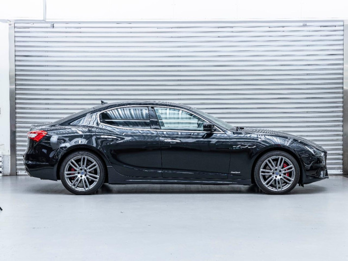 2018 Maserati Ghibli ABA-MG30C (UW-69fc015bb6dea)[20]