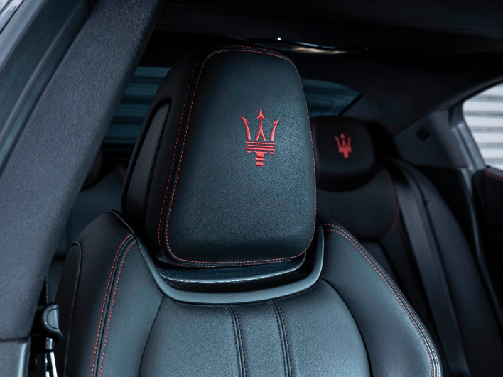 2018 Maserati Ghibli ABA-MG30C (UW-69fc015bb6dea)[12]