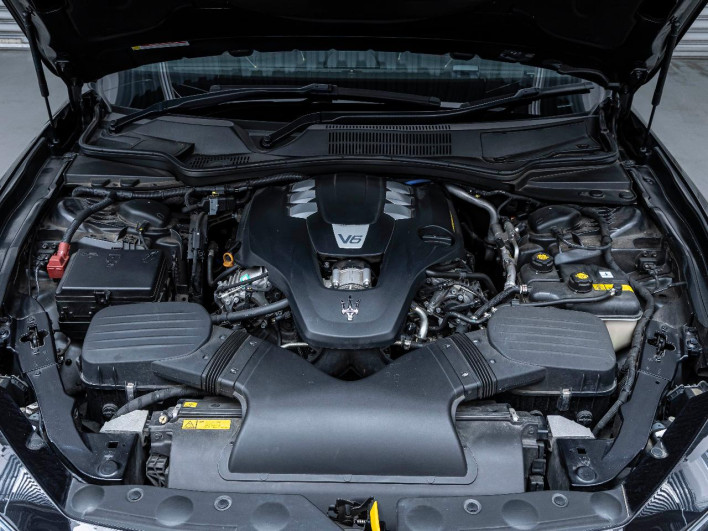 2018 Maserati Ghibli ABA-MG30C (UW-69fc015bb6dea)[9]