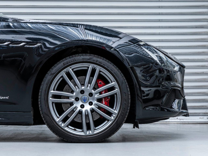 2018 Maserati Ghibli ABA-MG30C (UW-69fc015bb6dea)[21]
