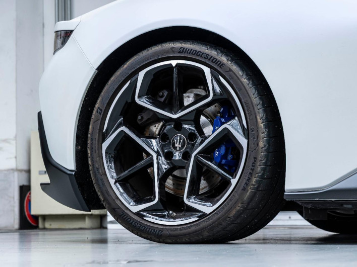 2024 Maserati MC20 Cielo 7BA-MC30 (UW-69fc015bd1638)[25]