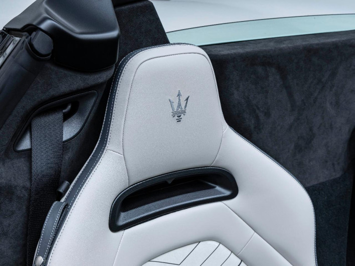 2024 Maserati MC20 Cielo 7BA-MC30 (UW-69fc015bd1638)[13]