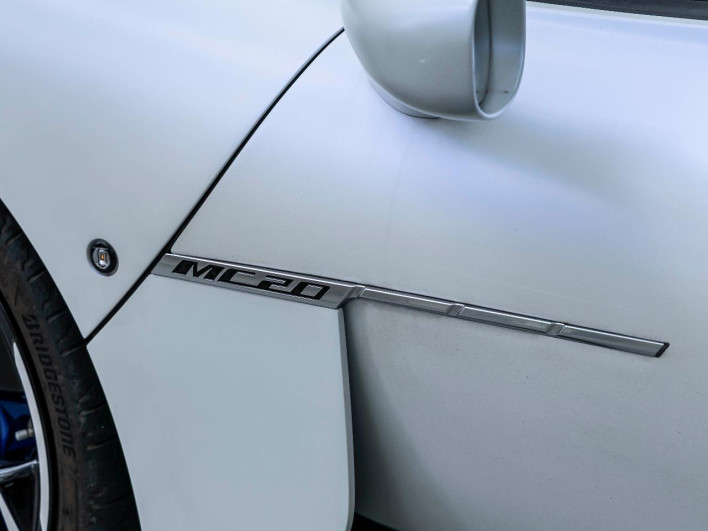 2024 Maserati MC20 Cielo 7BA-MC30 (UW-69fc015bd1638)[10]