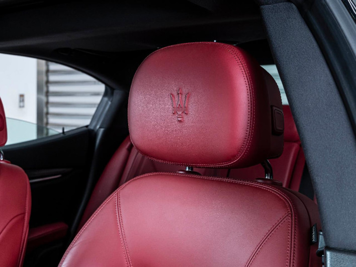 2017 Maserati Ghibli ABA-MG30C (UW-69fc015c234f1)[12]