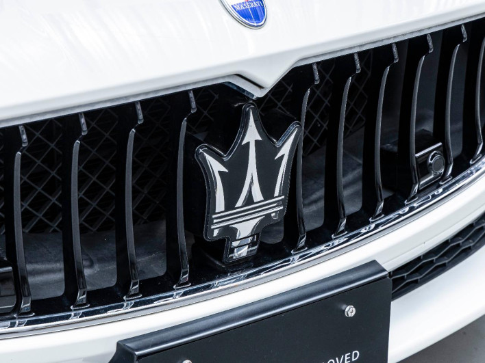 2017 Maserati Ghibli ABA-MG30C (UW-69fc015c234f1)[6]