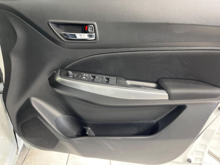 2017 Suzuki Swift DBA-ZD83S (UW-69fc015f7b1d1)[13]