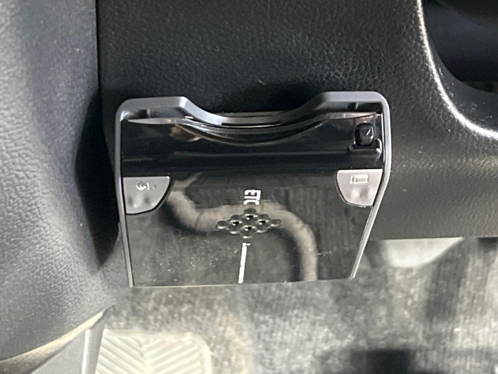 2017 Suzuki Swift DBA-ZD83S (UW-69fc015f7b1d1)[18]