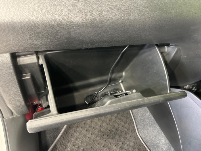 2017 Suzuki Swift DBA-ZD83S (UW-69fc015f7b1d1)[27]