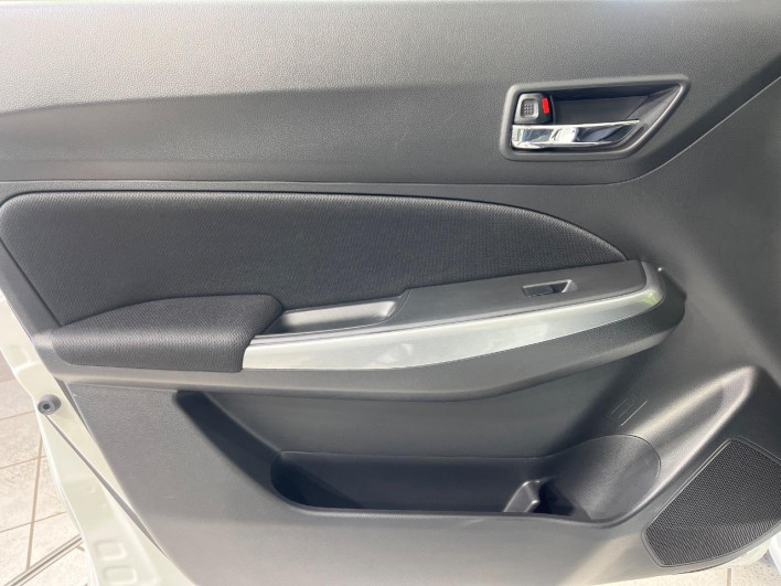 2017 Suzuki Swift DBA-ZD83S (UW-69fc015f7b1d1)[25]