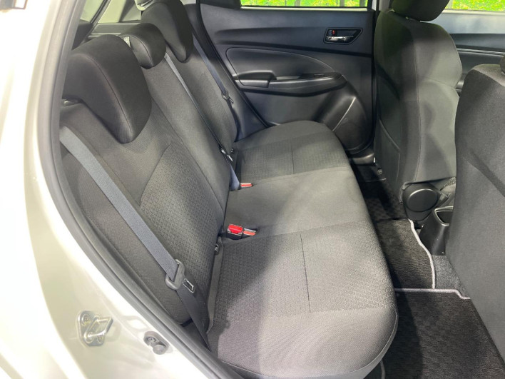2017 Suzuki Swift DBA-ZD83S (UW-69fc015f7b1d1)[12]