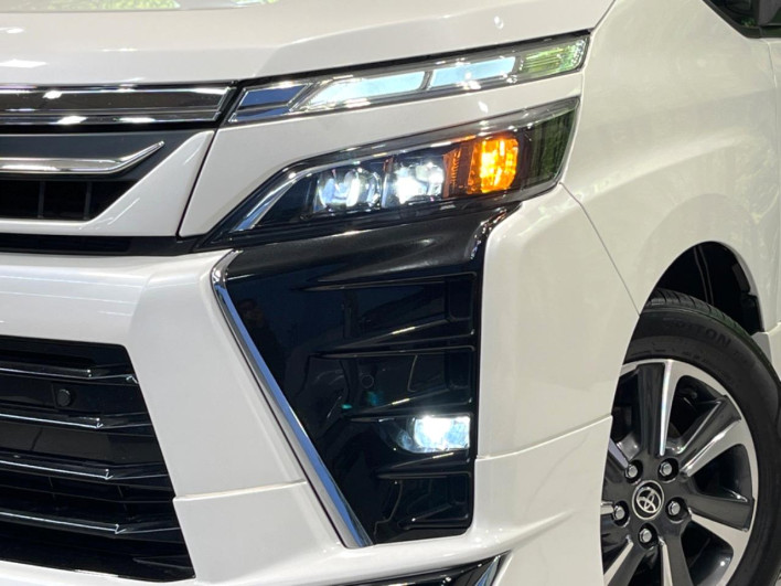 2020 Toyota Voxy DBA-ZRR80W (UW-69fc016537637)[18]