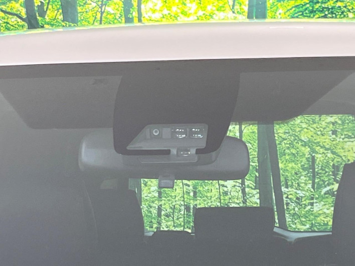 2020 Toyota Voxy DBA-ZRR80W (UW-69fc016537637)[8]
