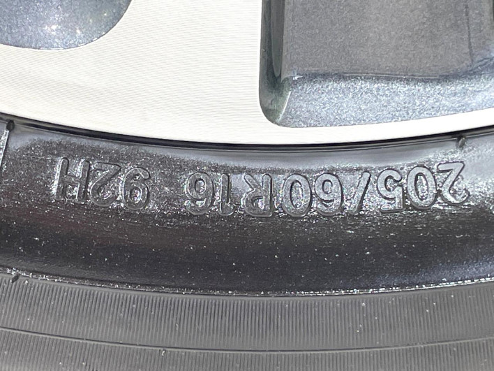 2021 Toyota Noah 3BA-ZRR80W (UW-69fc016593190)[6]