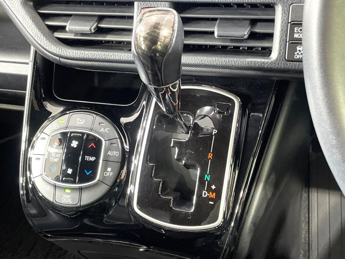 2021 Toyota Noah 3BA-ZRR80W (UW-69fc016593190)[22]