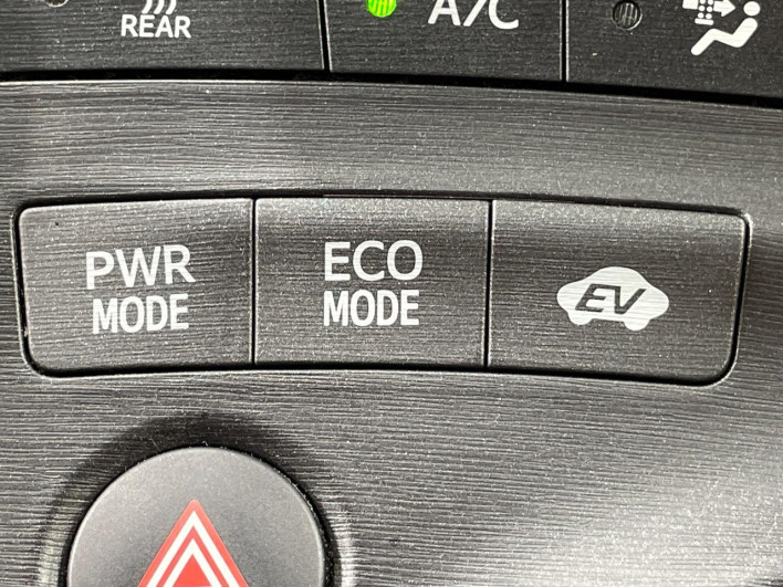 2011 Toyota Prius DAA-ZVW30 (UW-69fc0169c38b9)[16]