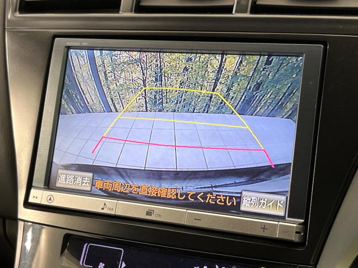 2013 Toyota Prius α DAA-ZVW41W (UW-69fc016ab160d)[23]