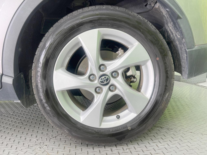2017 Toyota C-HR DAA-ZYX10 (UW-69fc0173cb50a)[13]