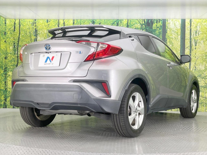 2017 Toyota C-HR DAA-ZYX10 (UW-69fc0173cb50a)[19]