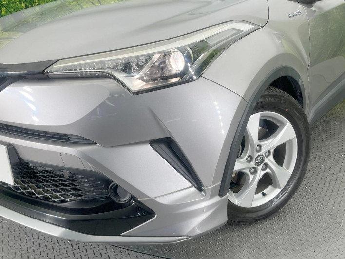 2017 Toyota C-HR DAA-ZYX10 (UW-69fc0173cb50a)[9]
