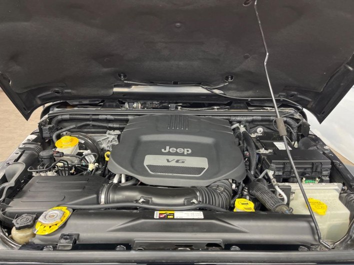 2017 Chrysler Jeep Wrangler Unlimited ABA-JK36L (UW-69fd5222c5d5f)[18]