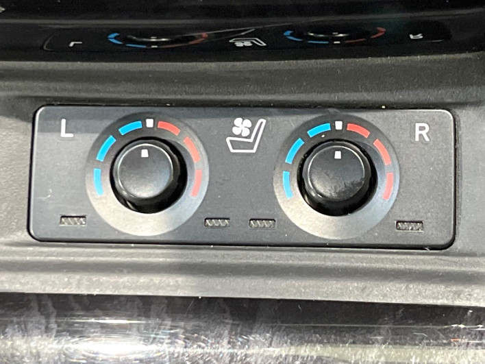 2018 Toyota Alphard DBA-AGH35W (UW-69fd52381fa0a)[25]