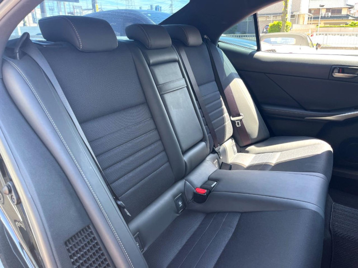 2017 Lexus IS DAA-AVE30 (UW-69fd523ebd73c)[29]
