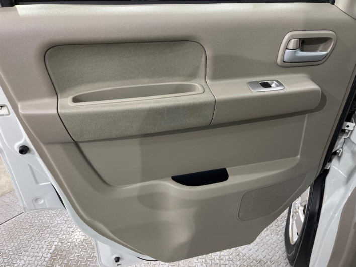 2013 Suzuki Every Wagon ABA-DA64W (UW-69fd5259b1d19)[29]