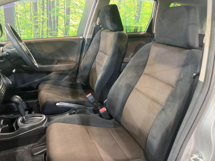 2013 Honda Fit Shuttle Hybrid DAA-GP2 (UW-69fd526a625e6)[16]