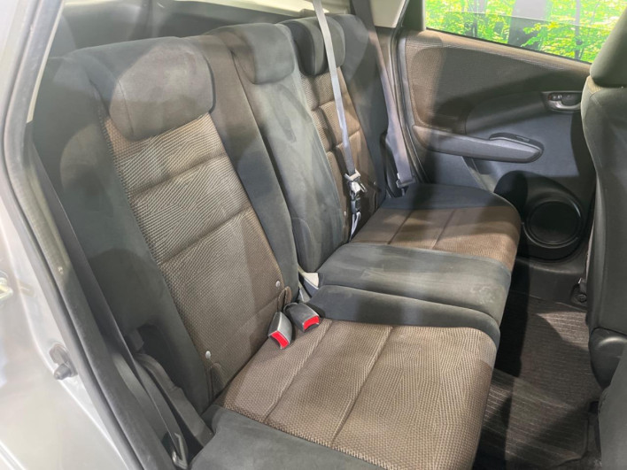 2013 Honda Fit Shuttle Hybrid DAA-GP2 (UW-69fd526a625e6)[14]