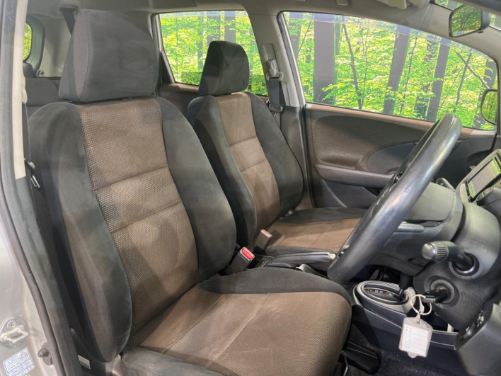2013 Honda Fit Shuttle Hybrid DAA-GP2 (UW-69fd526a625e6)[13]