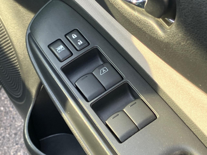 2019 Nissan Note DAA-HE12 (UW-69fd5274ccf18)[11]