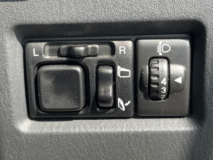 2016 Suzuki Jimny ABA-JB23W (UW-69fd527bc4953)[17]
