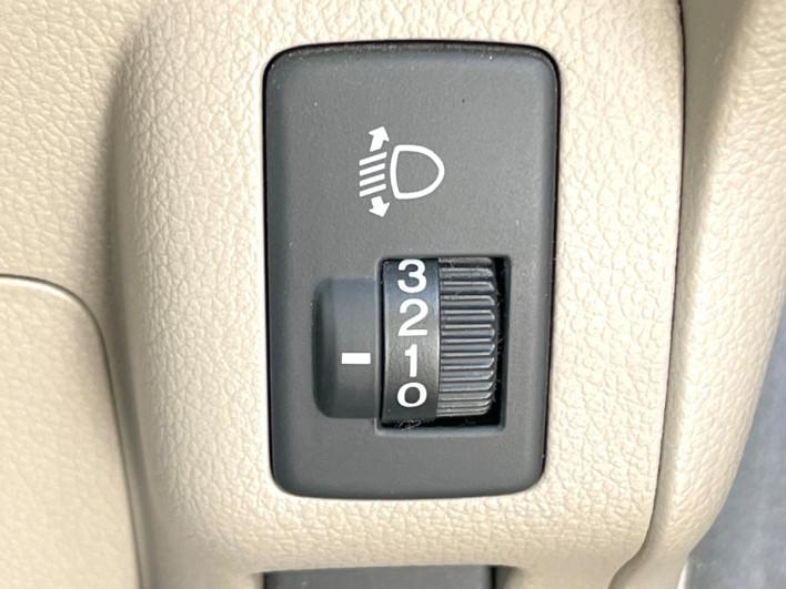 2013 Honda N-BOX DBA-JF1 (UW-69fd527e39953)[27]