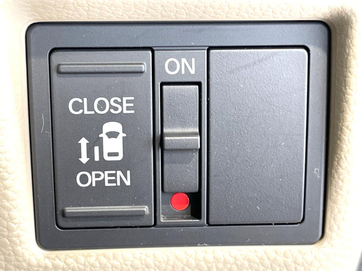 2019 Honda N-BOX DBA-JF3 (UW-69fd52820b0c0)[22]