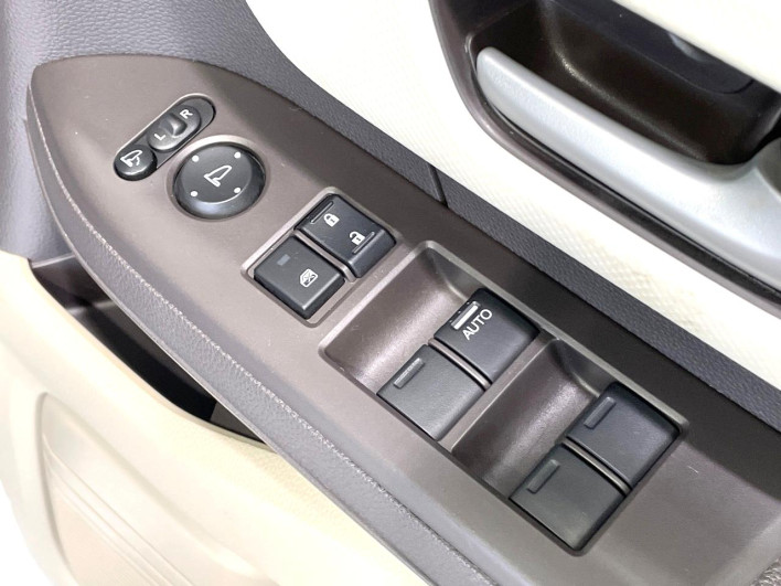 2019 Honda N-BOX DBA-JF3 (UW-69fd52820b0c0)[8]