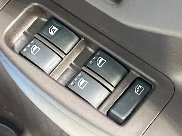 2015 Toyota Passo DBA-KGC35 (UW-69fd52930c7ab)[14]