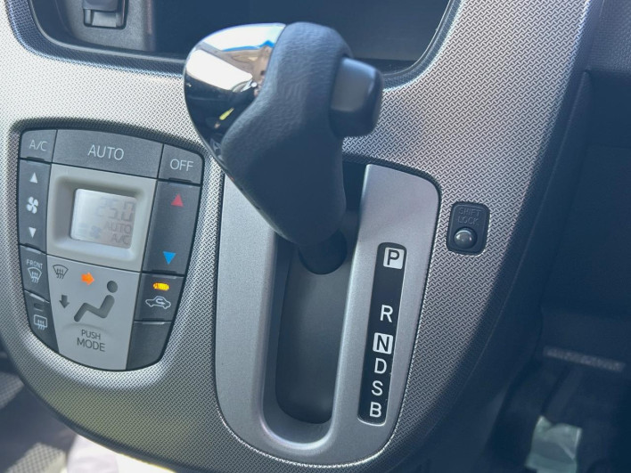 2013 Daihatsu Move DBA-LA100S (UW-69fd529a4060f)[7]