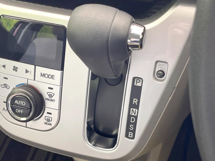 2017 Daihatsu Cast DBA-LA250S (UW-69fd529cc98c5)[19]