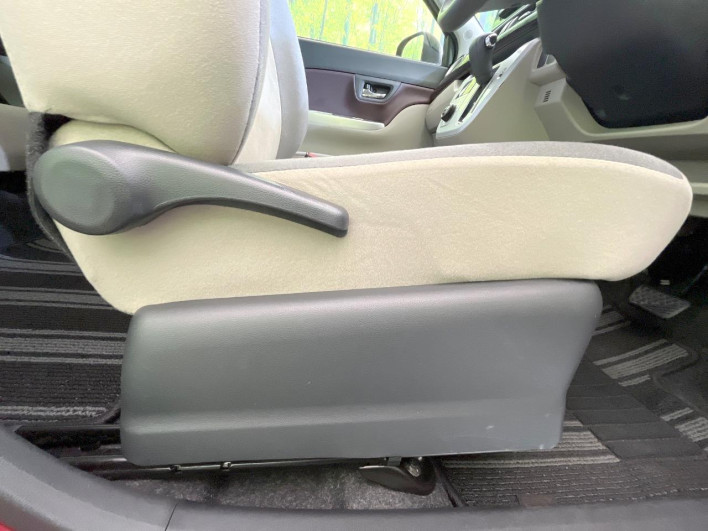 2017 Daihatsu Cast DBA-LA250S (UW-69fd529cc98c5)[14]