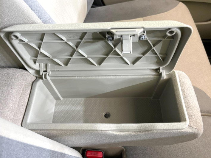 2017 Daihatsu Cast DBA-LA250S (UW-69fd529cc98c5)[25]