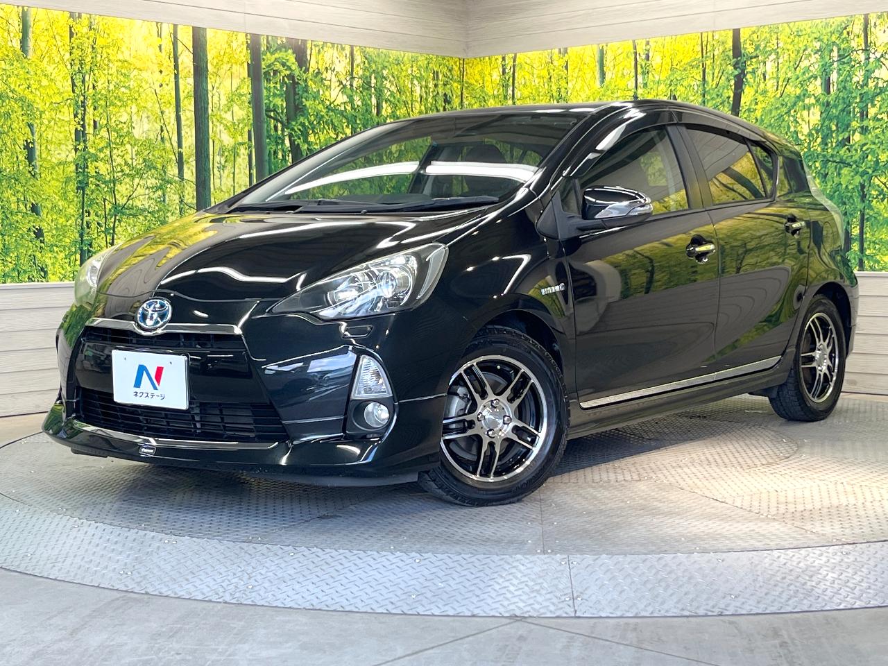 2012 Toyota Aqua DAA-NHP10
